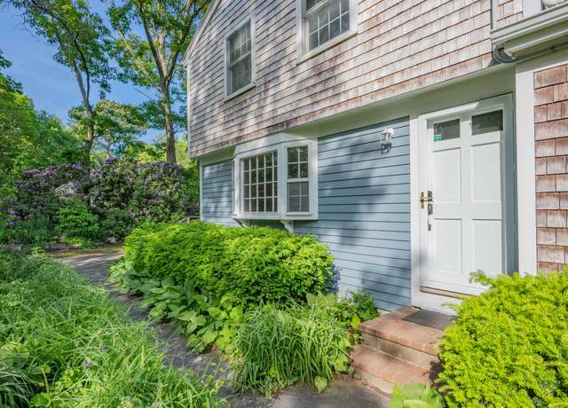 Property at 121 Lietrim Cir, Centerville, MA 02632, 4 beds, 2 baths