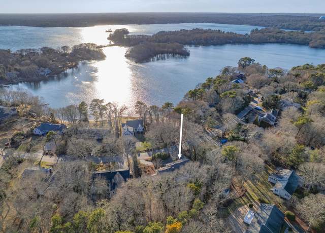 Property at 91 Holly Point Rd, Centerville, MA 02632, 3 beds, 2.5 baths