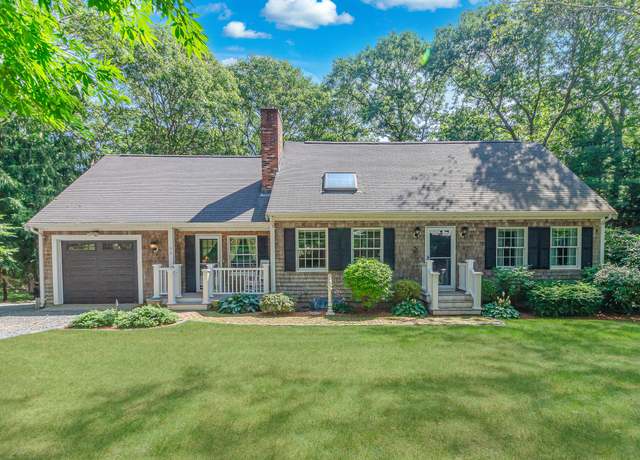 Property at 35 Meadow Haven Dr, Mashpee, MA 02649, 3 beds, 2.5 baths