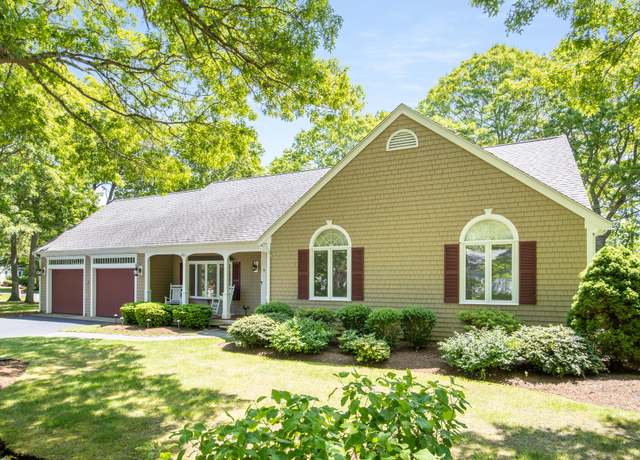 Property at 9 Dacey Dr, Centerville, MA 02632, 3 beds, 2 baths