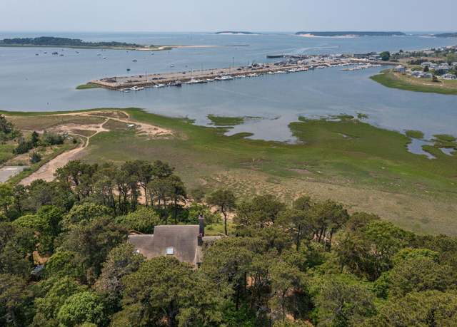 Property at 135 Marven Way, Wellfleet, MA 02667, 4 beds, 3.5 baths