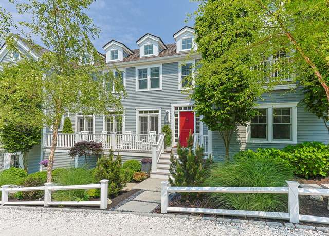 Property at 29 Point St, Provincetown, MA 02657, 4 beds, 4.5 baths