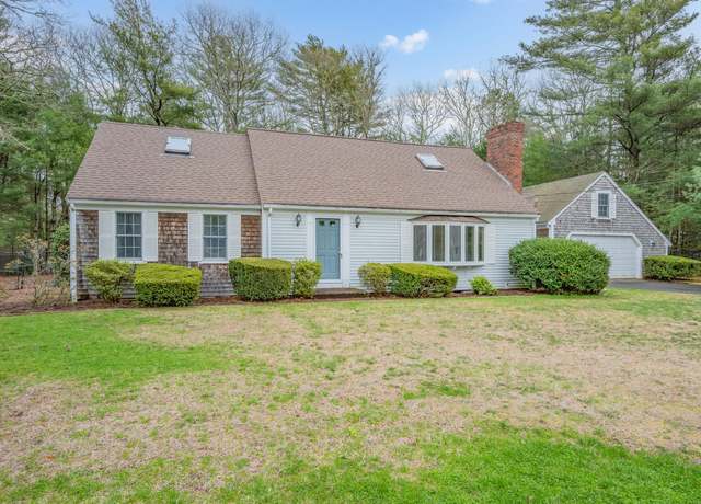 Property at 105 Rolling Hitch Rd, Centerville, MA 02632, 3 beds, 2.5 baths