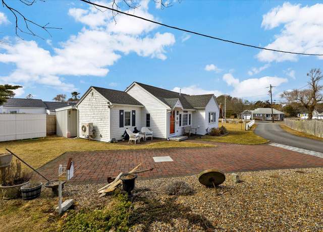 Property at 138 Sea St #6, Dennis Port, MA 02639, 2 beds, 1 bath