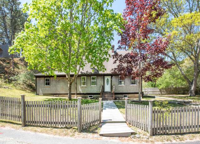 Property at 10 Bay View Rd, Wellfleet, MA 02667, 3 beds, 1.5 baths