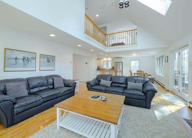 Property at 165 Mayflower Dr, Wellfleet, MA 02667, 3 beds, 4 baths