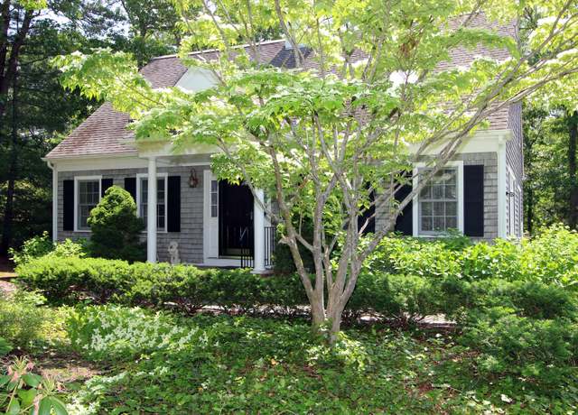 Property at 18 Periwinkle Ln, Mashpee, MA 02649, 3 beds, 2.5 baths