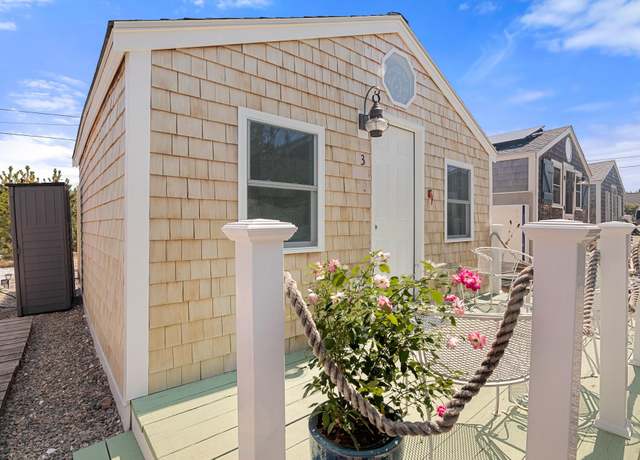 Property at 21 Dewey Ave Unit U3, Provincetown, MA 02657, 1 bed, 1 bath
