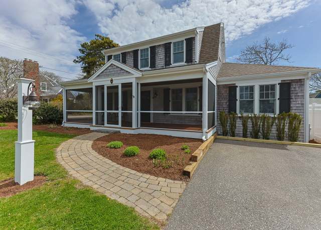 Property at 29 Hiawatha Rd, Harwich Port, MA 02646, 3 beds, 2 baths
