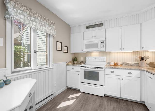 Property at 48 Landing Ln, Brewster, MA 02631, 1 bed, 1 bath