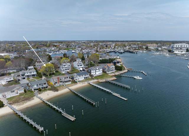Property at 39 Bay Shore Rd, Hyannis, MA 02601, 4 beds, 3.5 baths