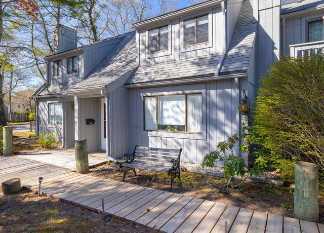 Property at 855 West Main St #11, Hyannis, MA 02601, 2 beds, 1.5 baths
