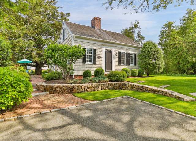 Property at 51 Shattuck Pl, Chatham, MA 02633, 3 beds, 2.5 baths