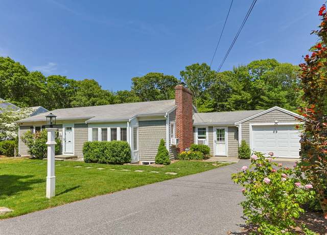 Property at 26 Hinckley Cir, Osterville, MA 02655, 3 beds, 3 baths