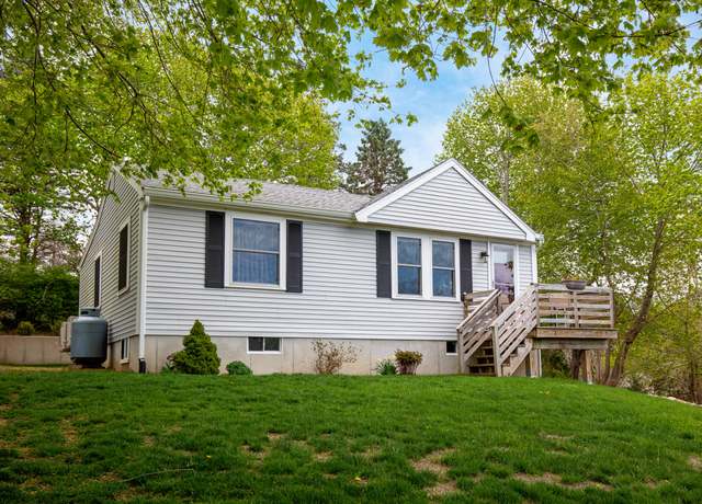 Property at 16 Town Neck Rd, Sandwich, MA 02563, 2 beds, 1 bath