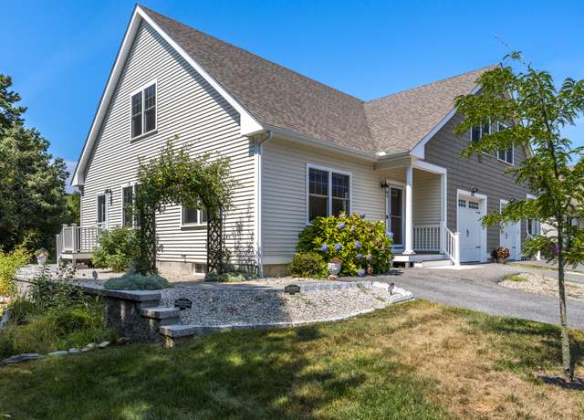 Property at 637 Gifford St Unit 16AU, Falmouth, MA 02540, 2 beds, 2 baths