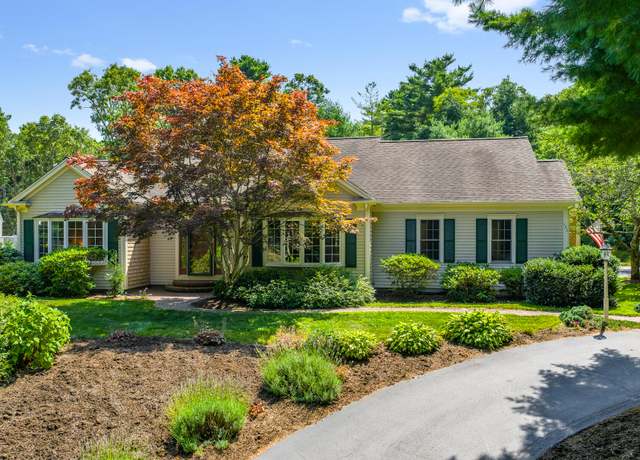 Property at 123 Dory Cir, Marstons Mills, MA 02648, 3 beds, 2.5 baths