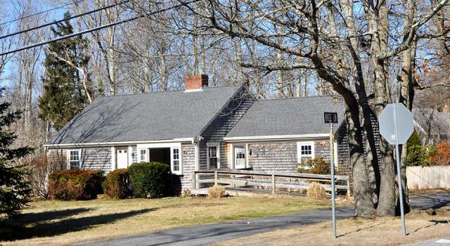 Photo of 996 Old Bass River Rd, Dennis, MA 02638
