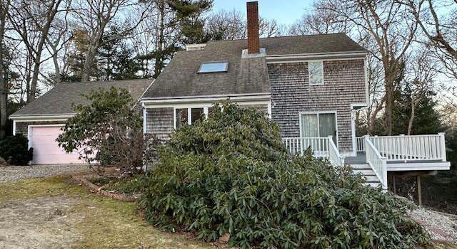 Photo of 8 Waterside Dr, Centerville, MA 02632