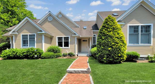 Photo of 4 Quinns Way, Mashpee, MA 02649