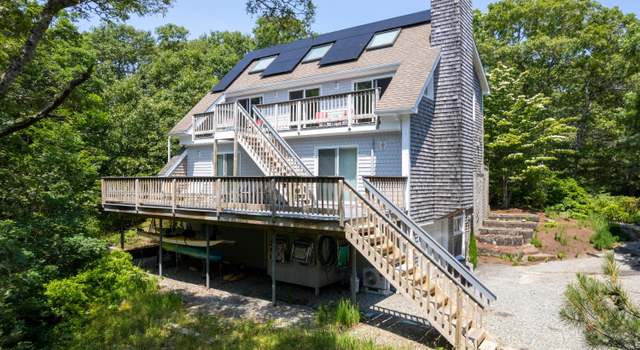 Photo of 14 High Meadow Ln, Oak Bluffs, MA 02557