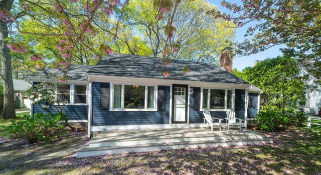 Photo of 109 Pond St, South Yarmouth, MA 02664