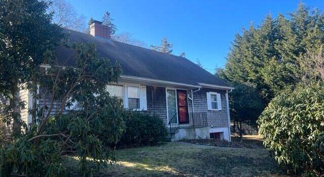 Photo of 31 Davis St, Tisbury, MA 02568