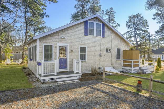 131 Lower County Rd Dennis Ma 02639 Mls 22000376 Redfin