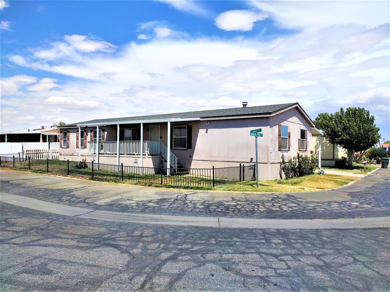 2117 Windcurrent Dr #133, Rosamond, CA 93560