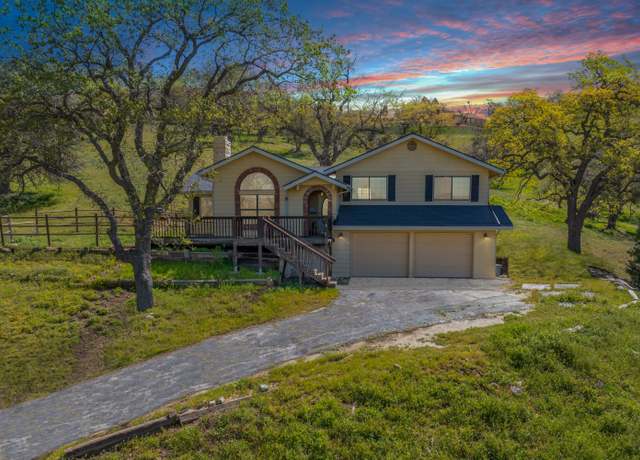 Property at 27350 Oakflat Dr, Tehachapi, CA 93561, 3 beds, 2.5 baths