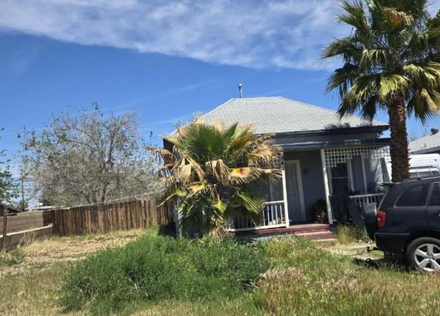 Property at 941 W Oldfield St, Lancaster, CA 93534, 2 beds, 1 bath
