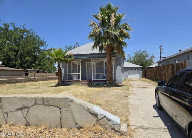 Property at 941 W Oldfield St, Lancaster, CA 93534, 2 beds, 1 bath