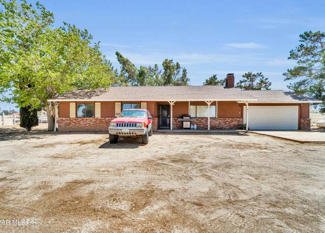 Property at 5204 E Avenue T4, Palmdale, CA 93552, 3 beds, 2 baths