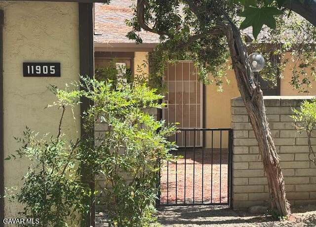 Property at 11905 Borg Ct, Bakersfield, CA 93306, 2 beds, 2 baths