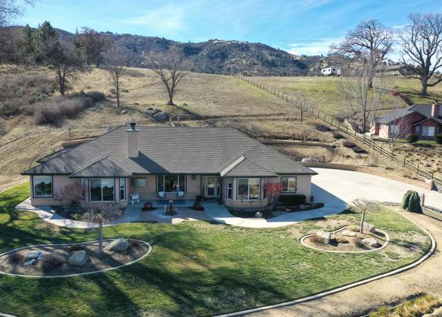 Property at 23251 Dart Dr, Tehachapi, CA 93561, 4 beds, 2.5 baths