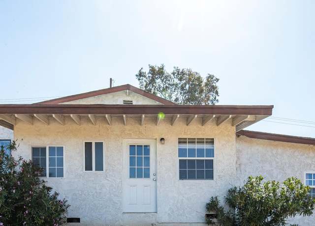 Property at 35604 1/2 Pearblossom Hwy, Palmdale, CA 93550, 2 beds, 1 bath
