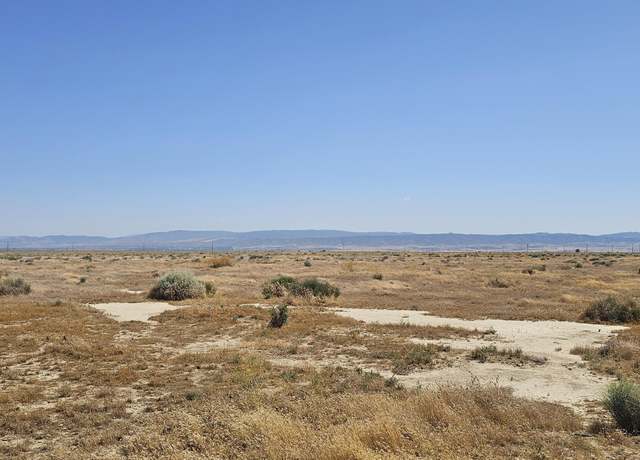 Property at 263 E 263rd St, Llano, CA 93544