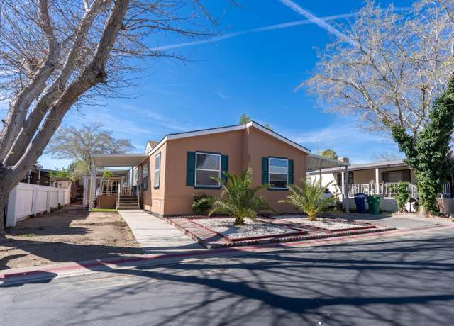Property at 3524 E R #295, Palmdale, CA 93550, 3 beds, 2 baths