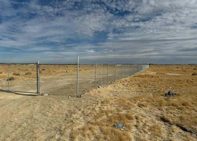 Property at 10 10th Stw Vic Ave F10 Ave Unit H10, Lancaster, CA 93536