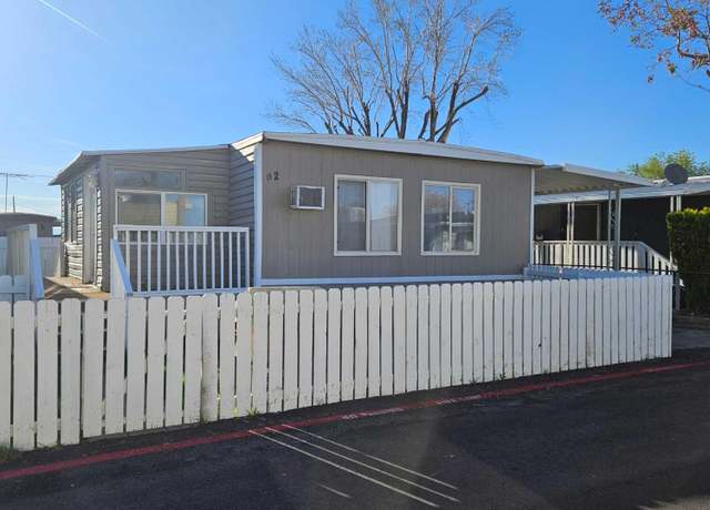 Property at 3157 E Avenue I Unit B2, Lancaster, CA 93535, 3 beds, 2 baths