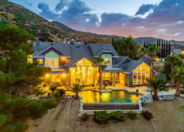 Property at 1030 Lakeview Dr, Palmdale, CA 93551, 4 beds, 5 baths