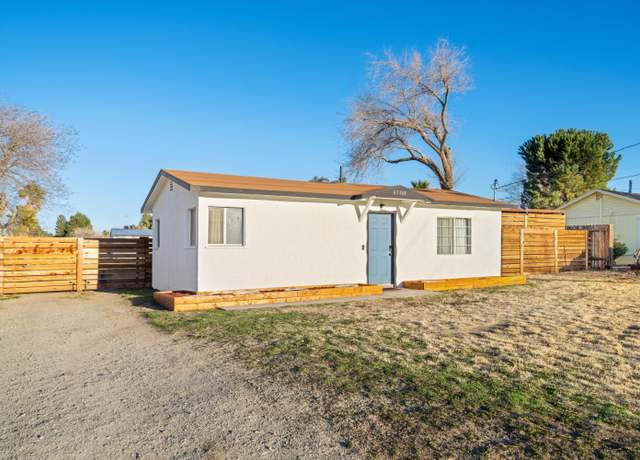 Property at 43308 W 18th St, Lancaster, CA 93534, 3 beds, 1 bath