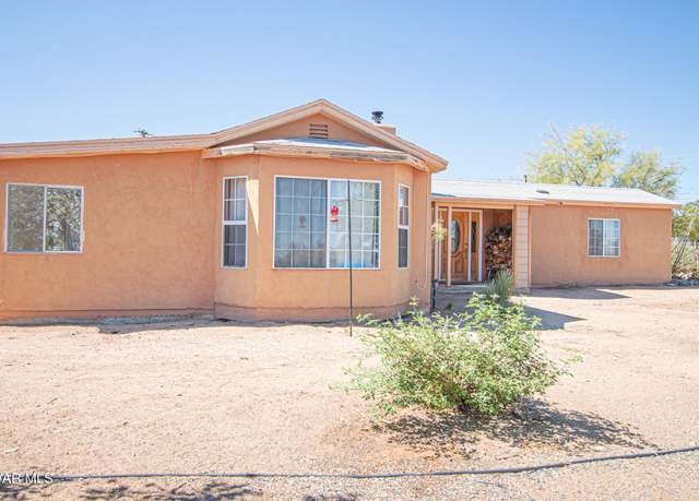 Property at 33510 E 133rd St, Pearblossom, CA 93553, 2 beds, 1 bath