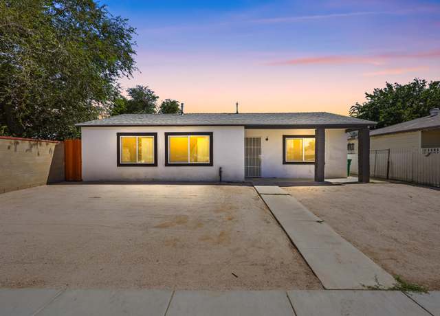Photo of 44648 Fern Ave, Lancaster, CA 93534