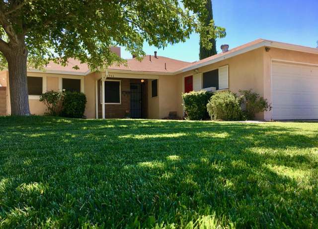 Property at 45346 Lostwood Ave, Lancaster, CA 93534, 3 beds, 1.5 baths