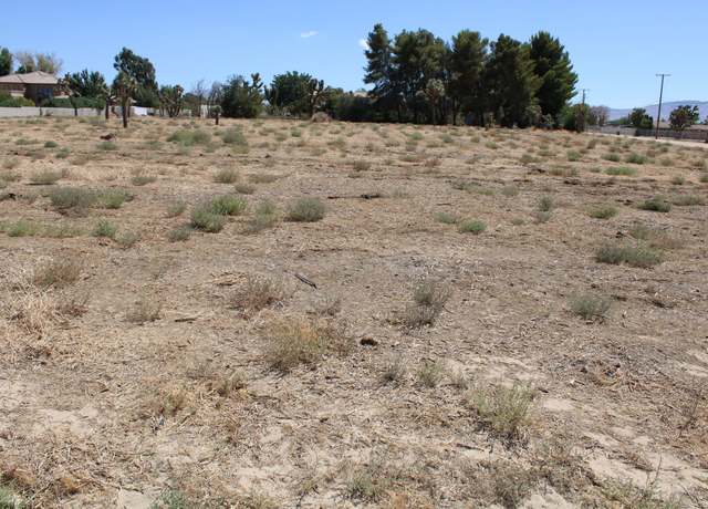 Property at 15 Th Stw Drt Vic Ave Unit L2, Lancaster, CA 93536