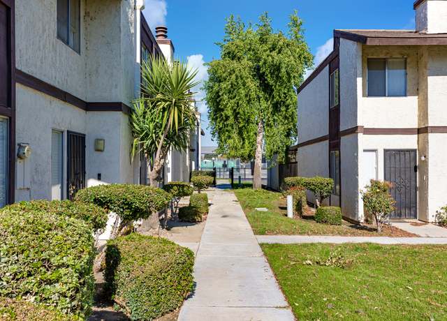 Property at 1455 Gemini Ct, Bakersfield, CA 93309, 2 beds, 1.5 baths
