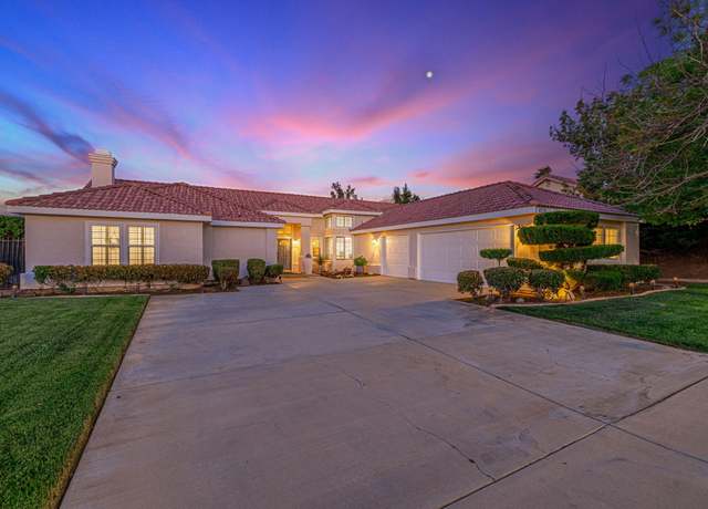 Property at 41110 Summitview Ln, Palmdale, CA 93551, 4 beds, 2.5 baths