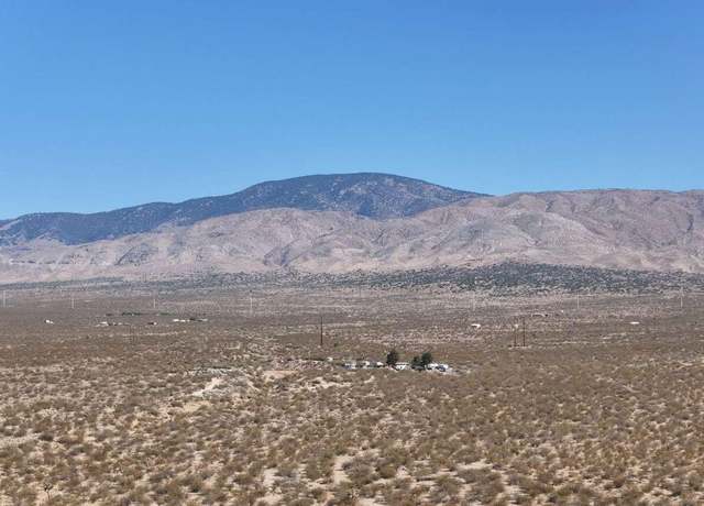 Property at 2 Dawn Rd, Rosamond, CA 93560