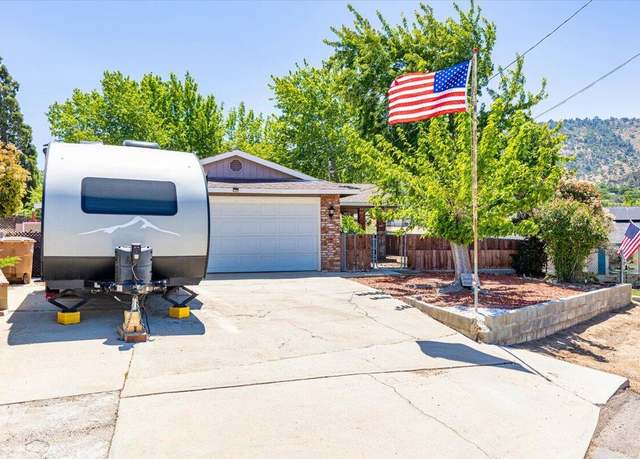 Property at 21104 Hillcrest Ct, Tehachapi, CA 93561, 3 beds, 2 baths